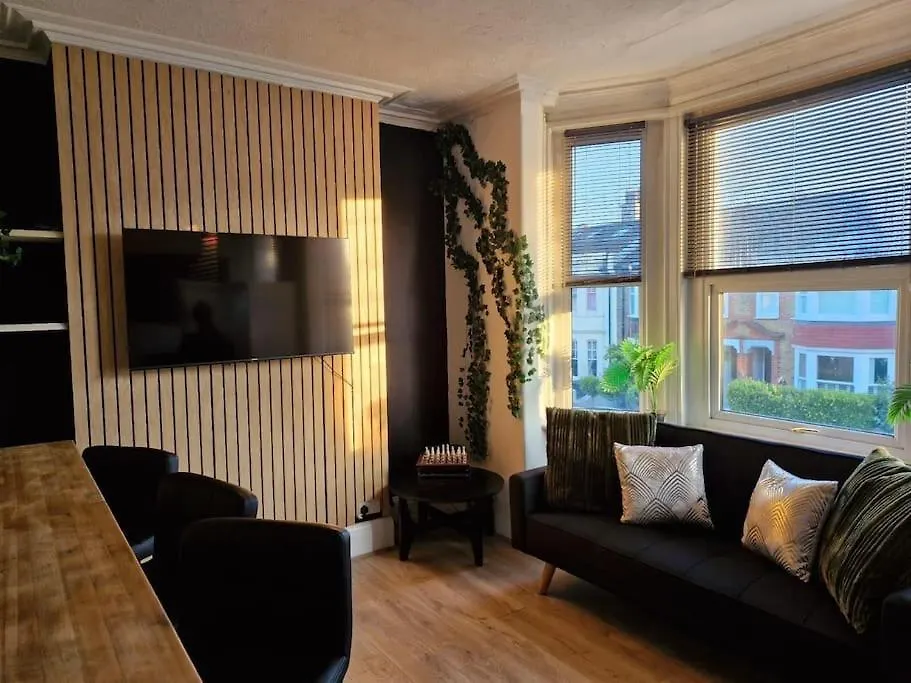 The Ivy Rooms Brighton Apartment